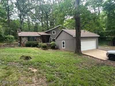 1382 Thunderbird Dr N