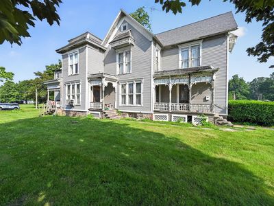 402 N Michigan St