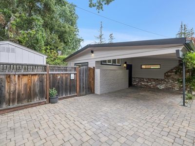 1555 Stanford Ave