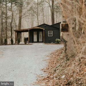 87 Pond Rd