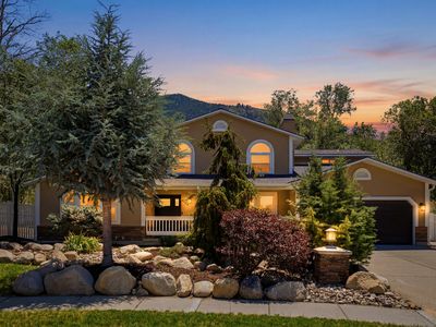 2744 E Woodhampton Cir