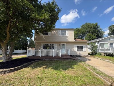 983 Jean Ave