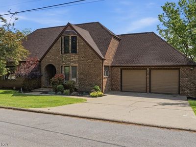 75 Oakridge Dr