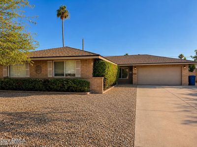2533 E GENEVA Drive