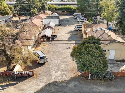 1938-1936 N Auto Ave