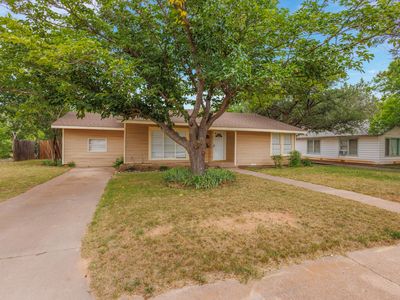 2033 Highland Ave