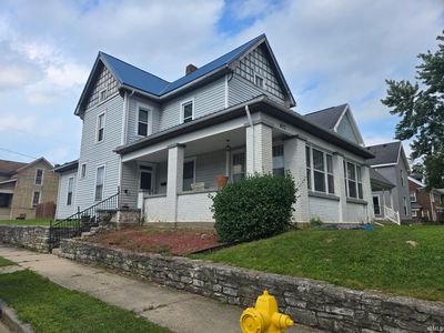 822 W 5th St
