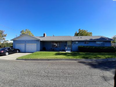 Property at 728 Ford St, Prosser, WA