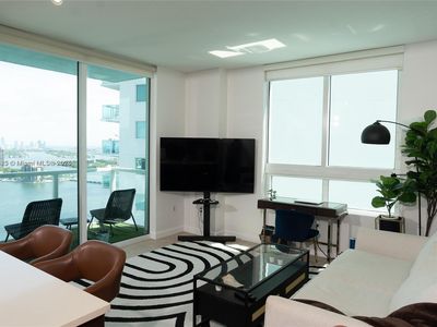 1900 N Bayshore Dr APT 3003