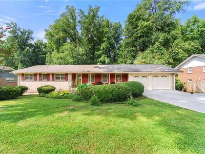 5666 Bob White Cir NW