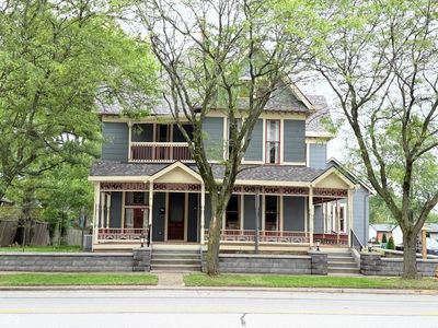 325 W Main St