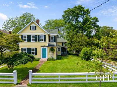 27 Bell St