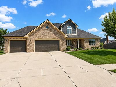 3707 Fountain View Dr