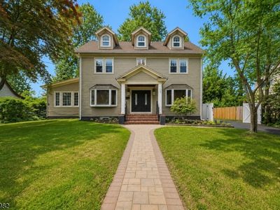 700-04 Sheridan Ave