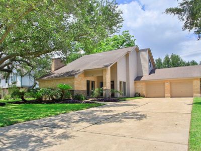 407 Hedgecroft Dr