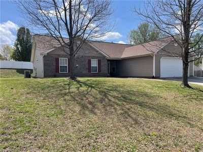 Property at 705 Eagle Point Dr, Kernersville, NC