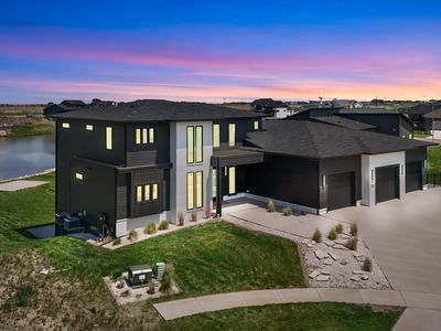2730 N Swan Cir