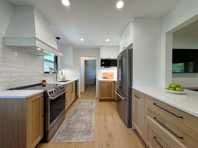 2885 Burlawn PARKWAY