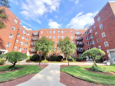 2330 Linwood Ave APT 2D