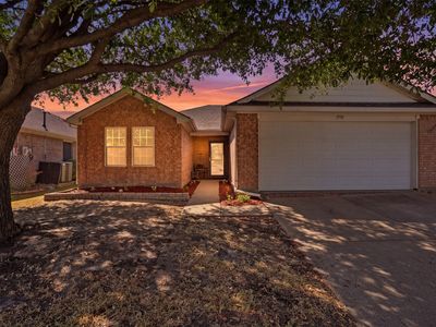 1930 Livingston Ln