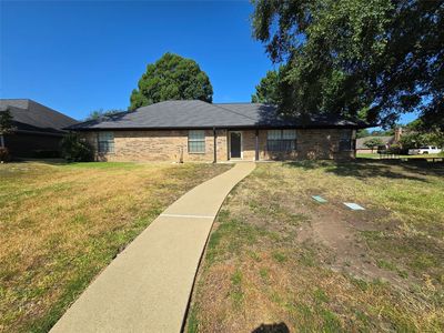 200 Lakewood Dr