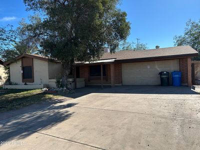 7949 W MONTECITO Avenue