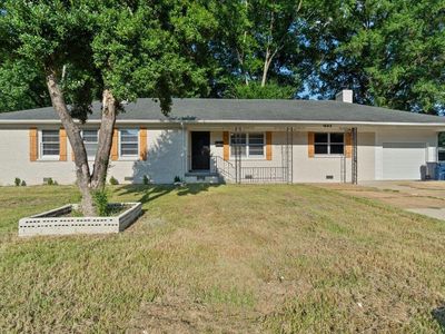 1692 Cornelia Ln