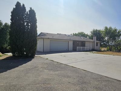 9590 Foothill Rd