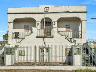 1913 Harmony St