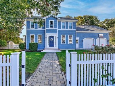 8 Bay Ave