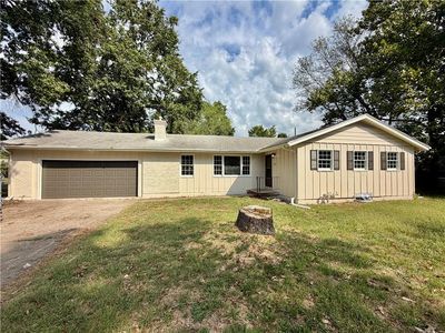407 E Elm St