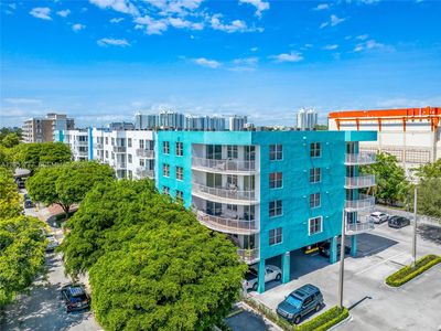 1555 N Treasure Dr APT 207
