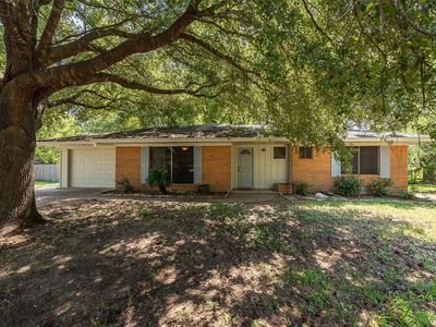 504 Redbud St