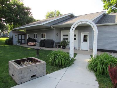 200 Kenzie St