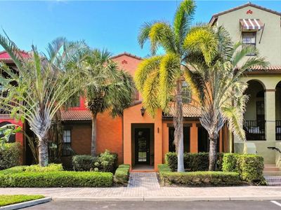 8997 Cambria Cir UNIT 2004