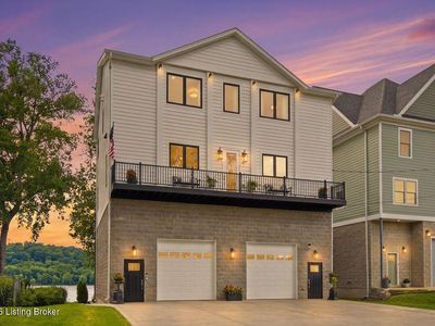 1222 Riverside Dr