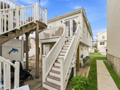 930 Simpson Ave #3