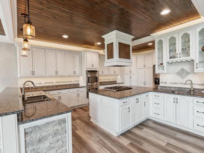 1561 Prestwick DRIVE