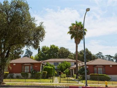 2010 N Los Robles Ave