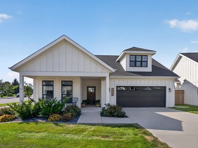 2935 Green Hills Dr