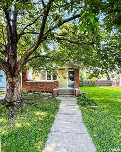2214 W Kellogg Ave