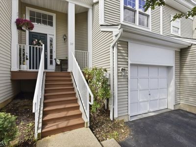 37 Woodmont Dr