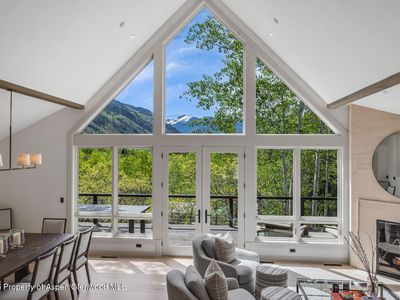 222 Roaring Fork Dr