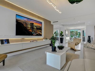 19111 Collins Ave APT 102