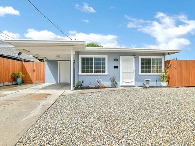 37 Beach Dr