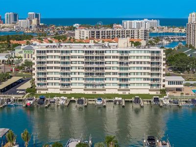 223 Island Way #2D