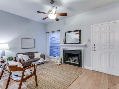 3904 Rawlins St APT 111