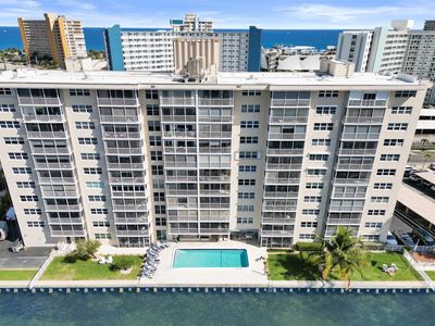 303 N Riverside Drive #Ph3