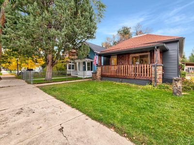330 W Burkitt St