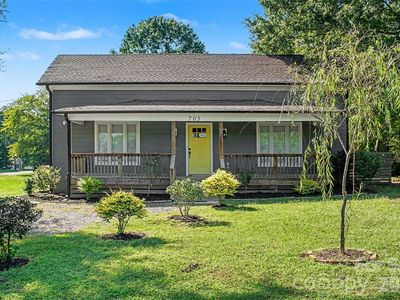703 N Enochville Ave